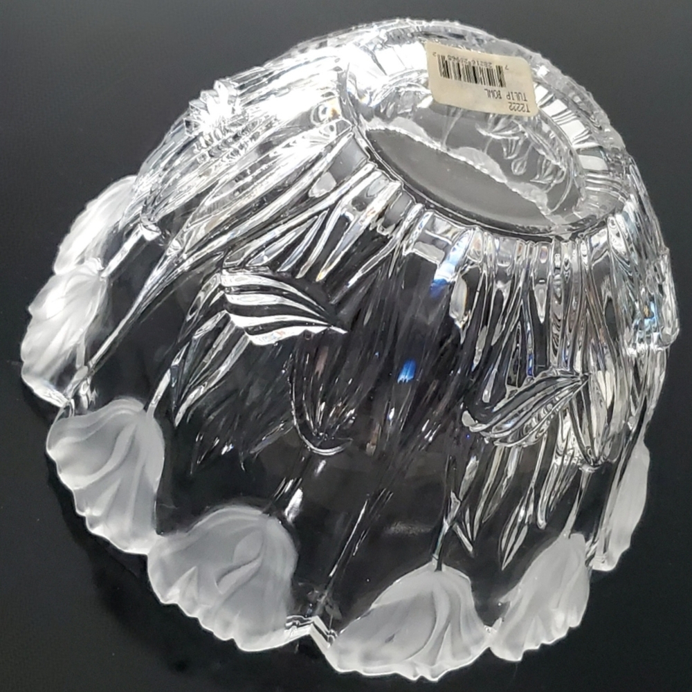 9 3/8" 24% Lead Crystal Tulip Clear Frosted Raised Bowl by Block Made in Poland - Picture 4 of 13